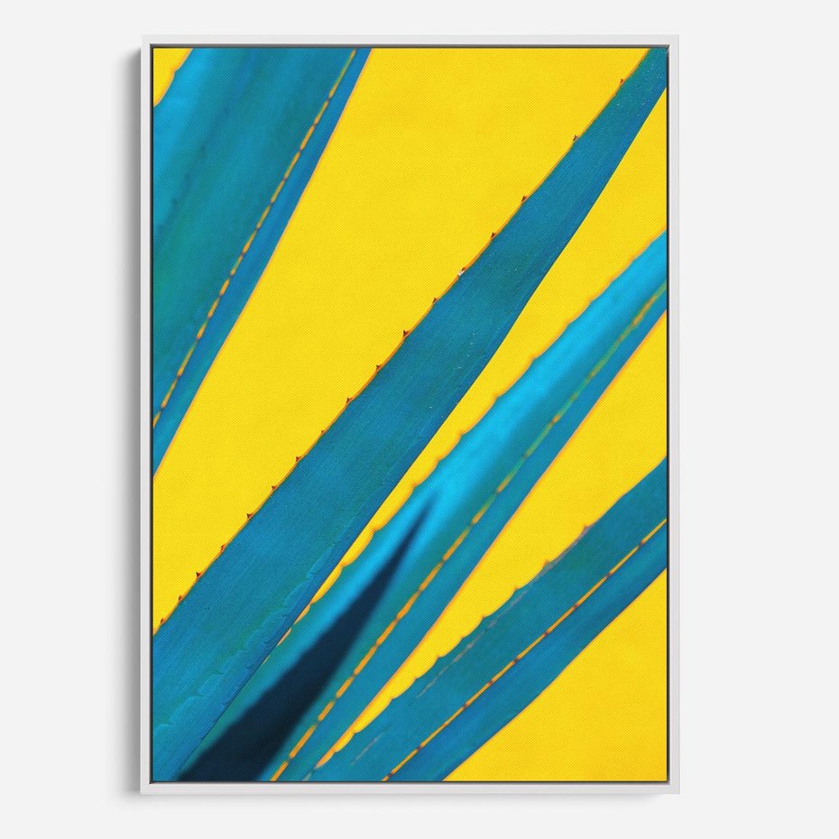 Obraz w ramie 80x120 - Świeżość Natury - aloes, liście - rama biała