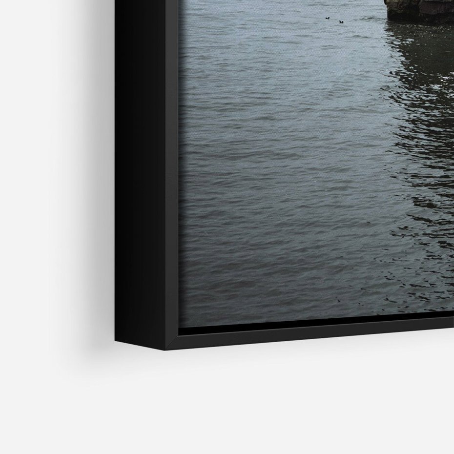 Obraz w ramie 50x70 - Mistyczna Aura - morze, mgła - rama czarna