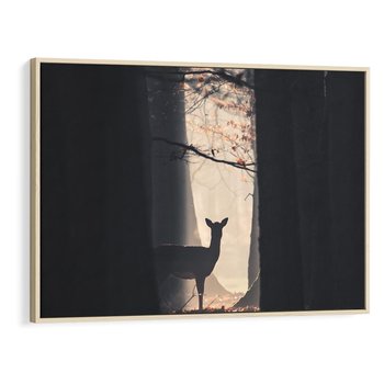 Obraz w ramie 120x80 - Sarnie Skoki - zdjęcie, klimatyczny las - rama drewno