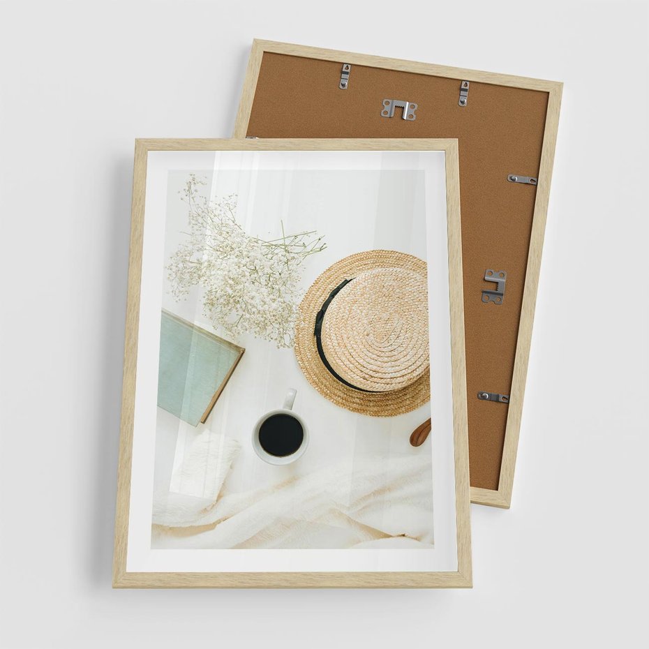 Plakat w ramie 50x70 - Boho Urok - kompozycja boho, slomkowy kapelusz - rama drewno