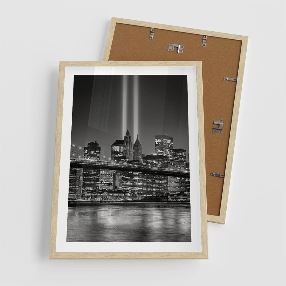 Plakat w ramie 50x70 - Miasto ożywione nocą - miasto, noc - rama drewno