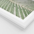 Plakat w ramie 50x70 - Jasna Zieleń Palmy - liść palmy, zbliżenie - rama biała