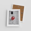 Plakat w ramie 30x40 - Mur Balonów - mur, balon - rama biała