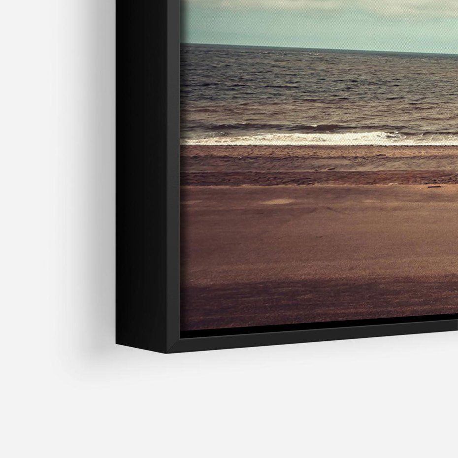 Obraz w ramie 70x50 - Retro Urok Morza - fotografia w stylu retro, vintage - rama czarna