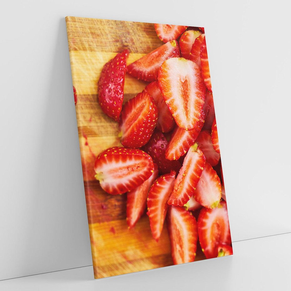 Obraz na płótnie 70x100 - Truskawki - Smak Lata w Owocowym Ogrodzie - truskawki, owoce
