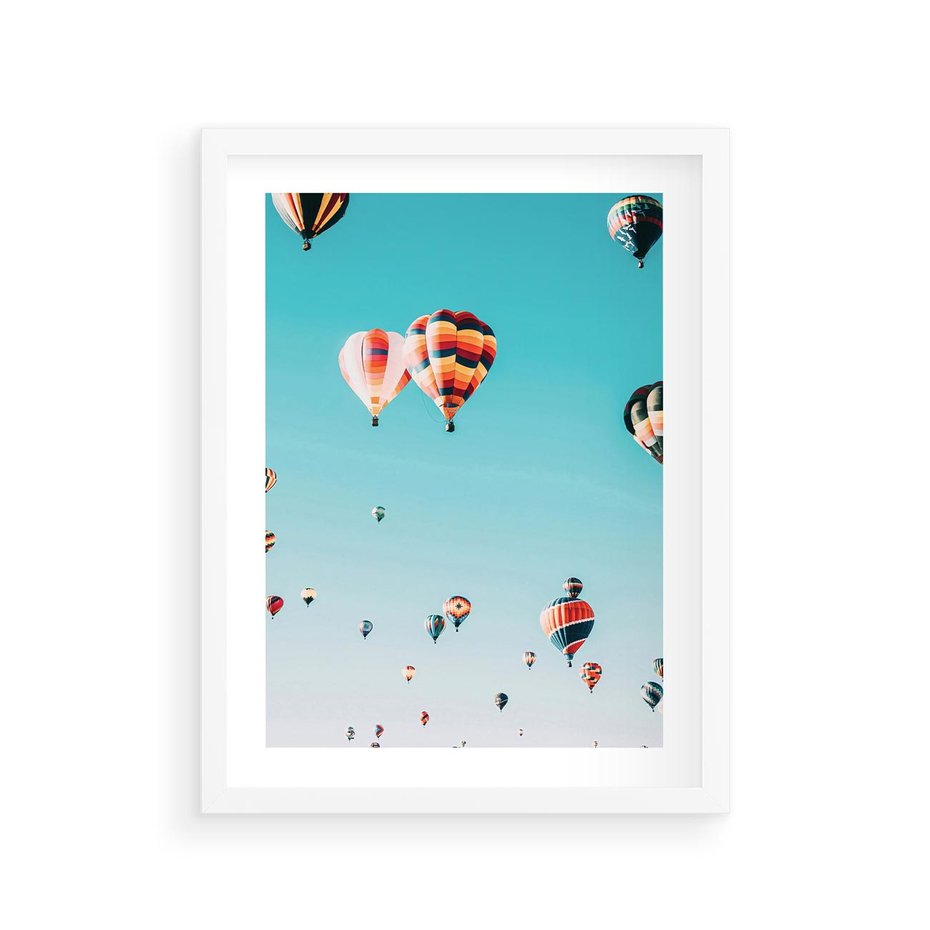 Plakat w ramie 30x40 - Balonowa Ekscytacja - balony latają w powietrzu, wyścigi balonów - rama biała