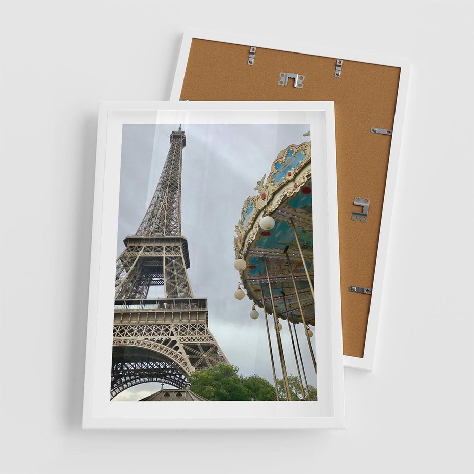Plakat w ramie 50x70 - Delikatność kolorów - wieża, Eiffla - rama biała