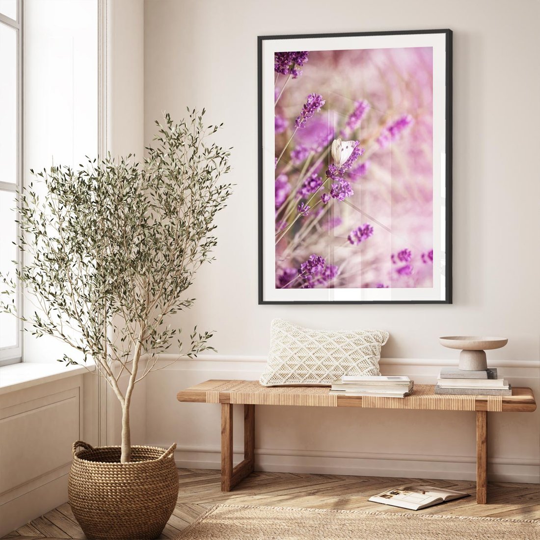 Plakat w ramie 50x70 - Majestat lawendy: fioletowe pola - lawenda, fiolet - rama czarna