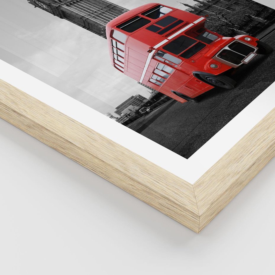 Plakat w ramie 40x50 - Autobusy w tętniącym życiem Londynie - Londyn, autobus - rama drewno