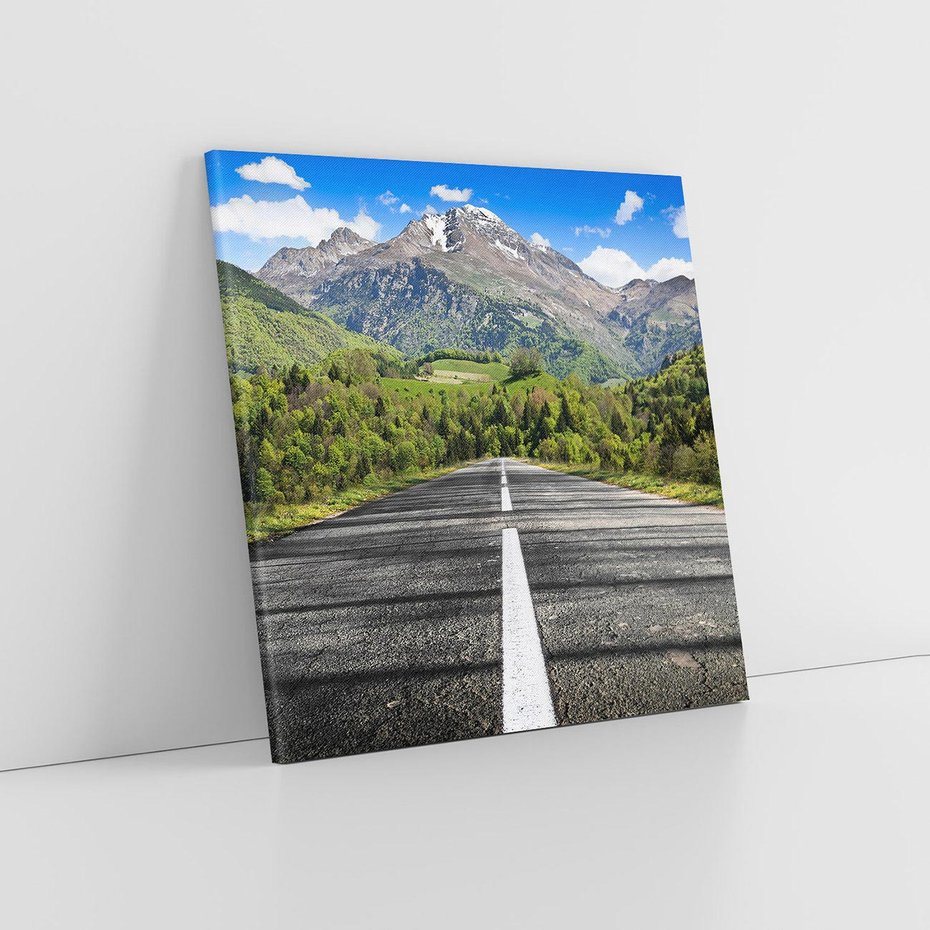 Obraz na płótnie 50x50 - Droga przez góry: podróż do przygody - droga, góry