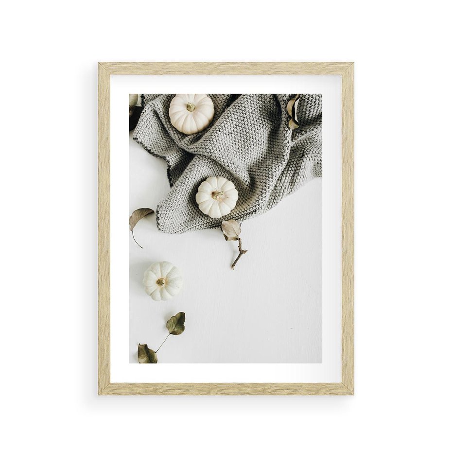Plakat w ramie 30x40 - Białe Dynie i Przytulny Koc - kompozycja jesienna, białe dynie - rama drewno