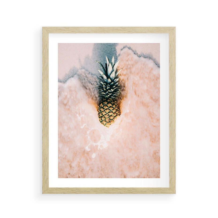 Plakat w ramie 40x50 - Egzotyczna Plaża - ananas, na plaży - rama drewno