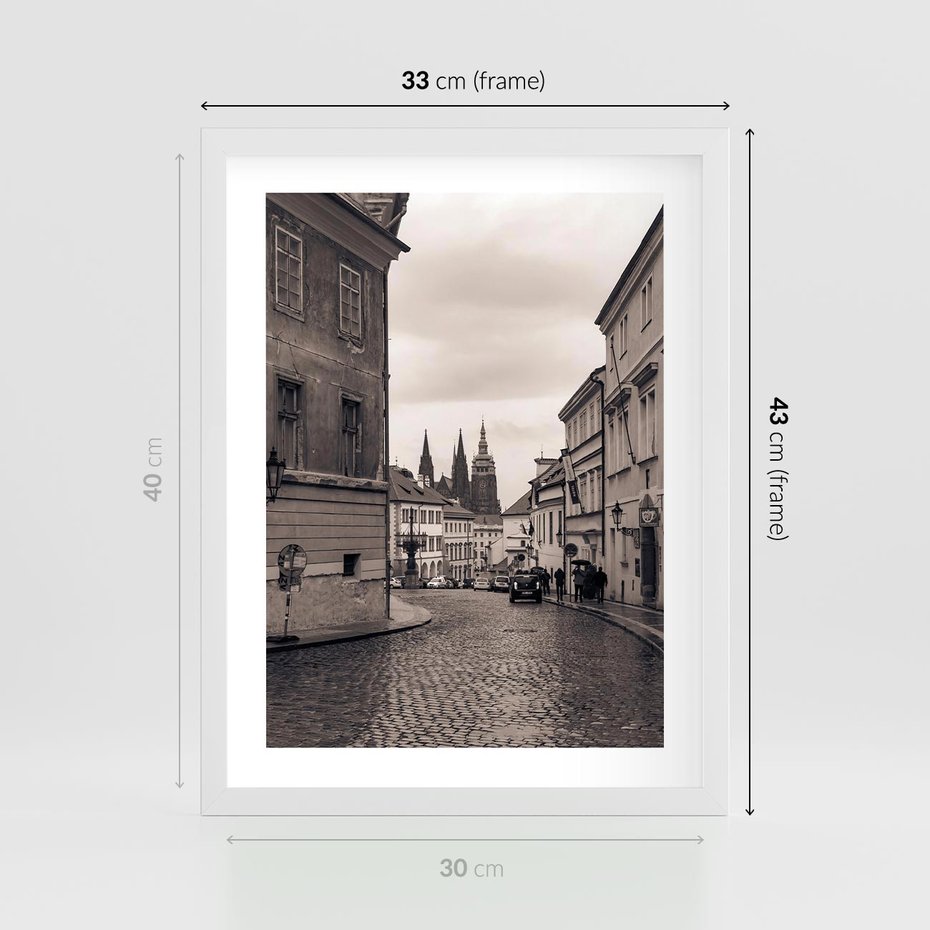 Plakat w ramie 30x40 - Przygoda Na Horyzoncie - uliczka, perspektywa - rama biała