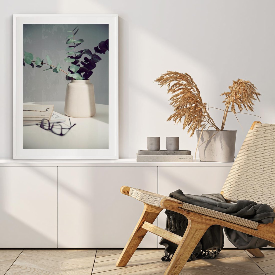 Plakat bez ramy 21x30 - Eukaliptusowa Cisza - kompozycja, liście eukaliptusa w wazonie