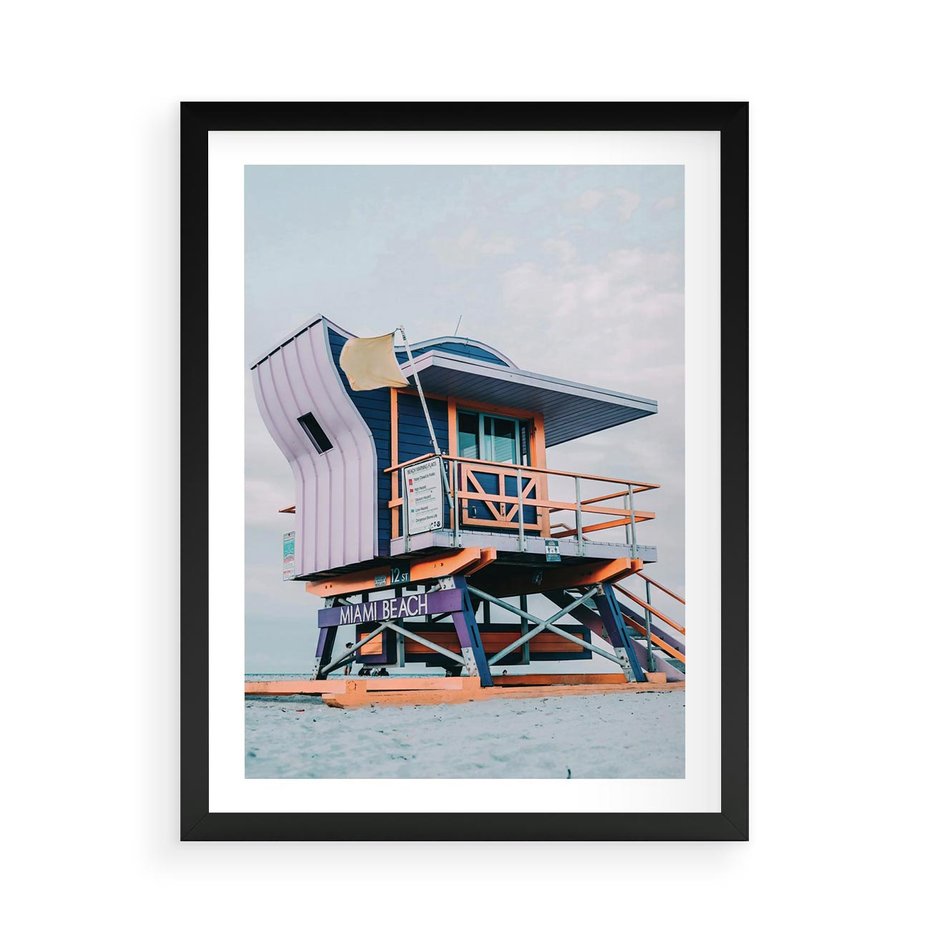 Plakat w ramie 50x70 - Plażowa Kolorystyka: Budka Ratownika w Pastelach - pastelowa budka ratownika, plaża Miami - rama czarna