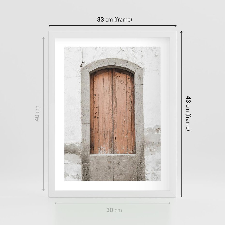 Plakat w ramie 30x40 - Śródziemnomorskie Drzwi Czasu - fotografia starych drzwi, śródziemnomorska architektura - rama biała