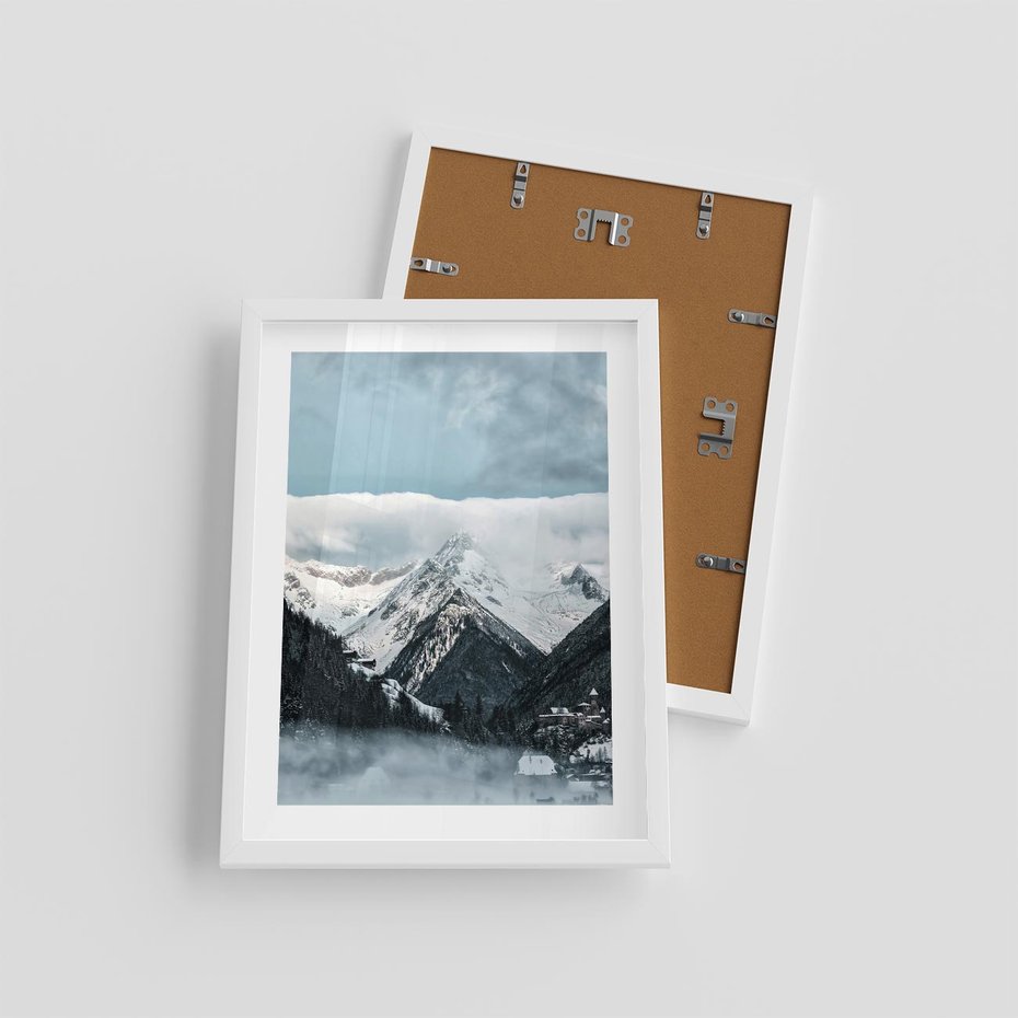 Plakat w ramie 30x40 - Magia Zimy w Górach - góry, śnieg - rama biała