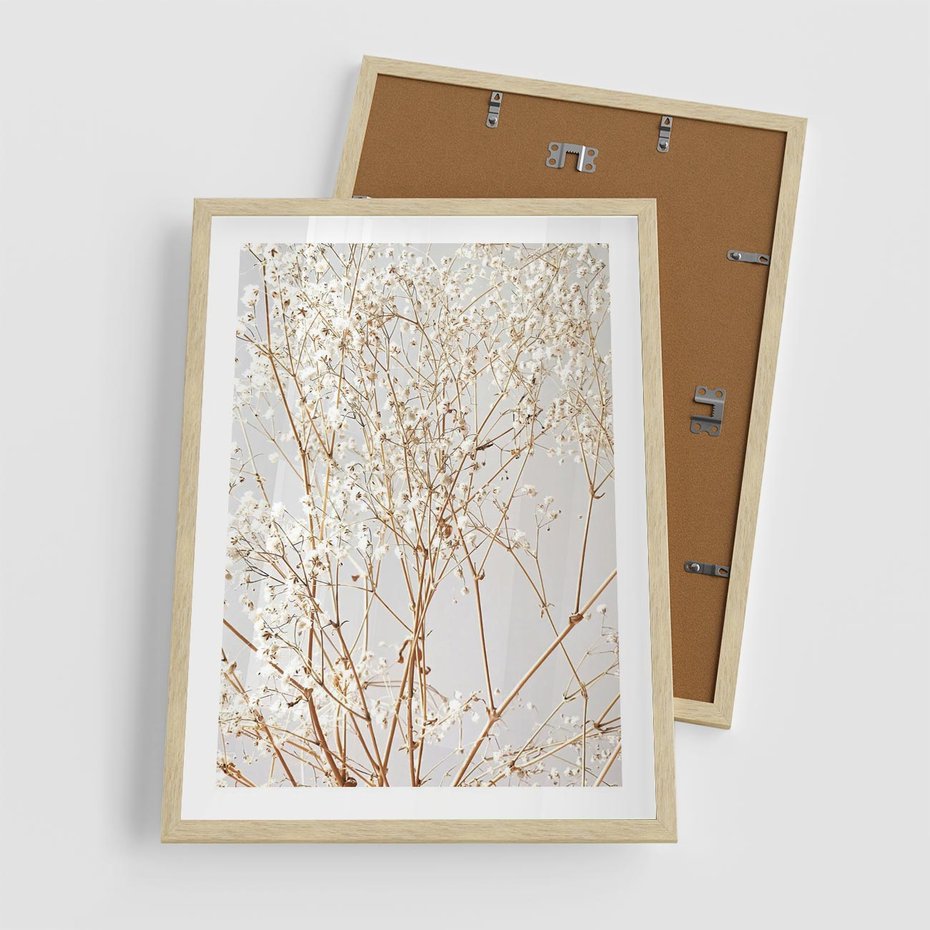 Plakat w ramie 50x70 - Minimalistyczna Delikatność - białe kwiaty, gipsówka - rama drewno