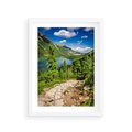 Plakat w ramie 30x40 - Jezioro górskie: harmonia natury - jezioro, góry - rama biała