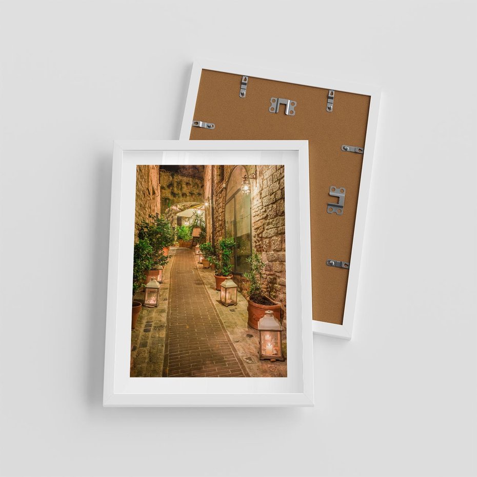 Plakat w ramie 30x40 - Perspektywa Uliczki Miejskiej - uliczka, perspektywa - rama biała
