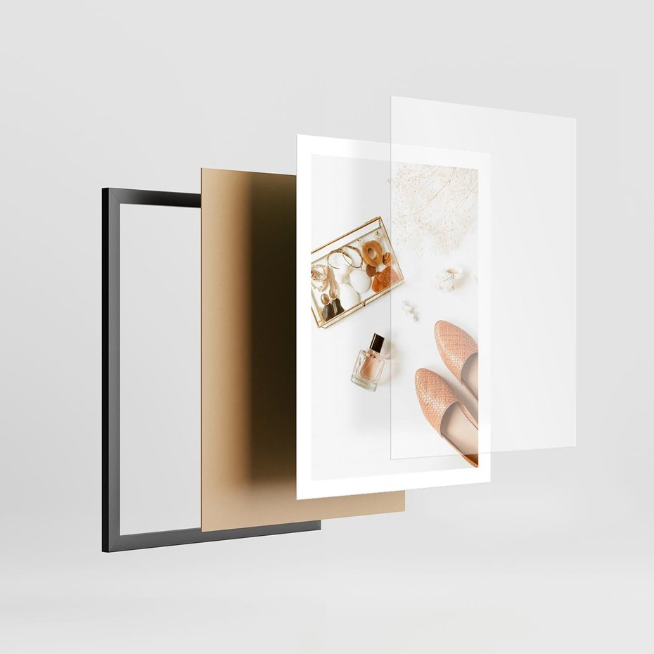 Plakat w ramie 50x70 - Elegancja w Szafie - modowa fotografia, buty - rama czarna