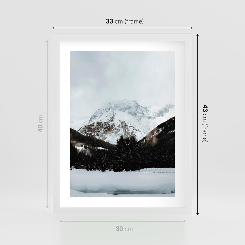 Plakat w ramie 30x40 - W Cieniu Śnieżnych Szczytów - górski krajobraz, zima - rama biała