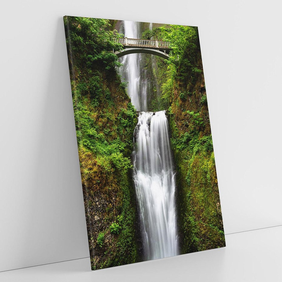 Obraz na płótnie 80x120 - Siła i Urok Natury - wodospad, las