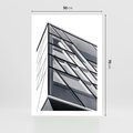 Plakat bez ramy 50x70 - Architektura Przyszłości: Czarno-Białe Ujęcie - nowoczesna architektura, czarno białe zdjęcie