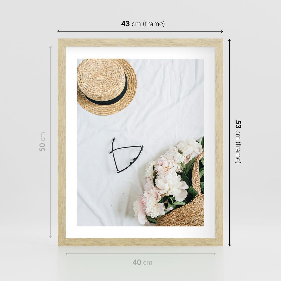 Plakat w ramie 40x50 - Urok Kobiecej Fotografii - kompozycja kobieca, fotografia - rama drewno