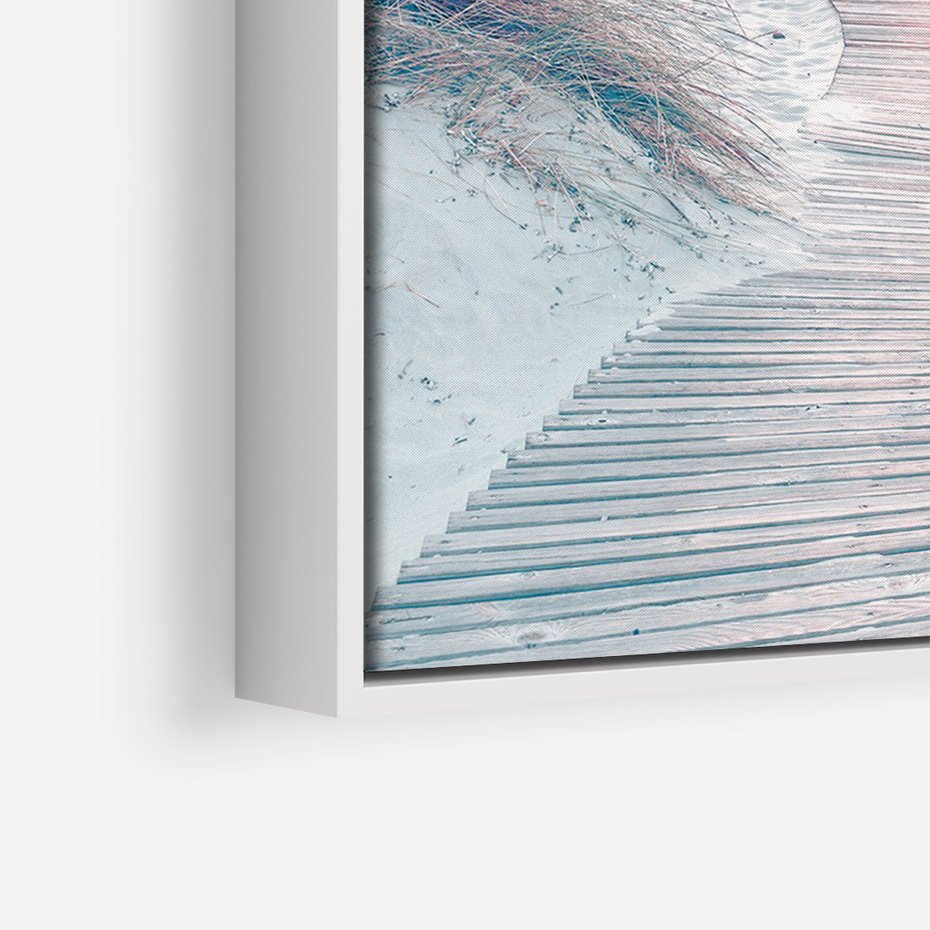 Obraz w ramie 70x100 - Magia Zachodu Słońca - fotografia, stonowane kolory - rama biała