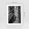 Plakat w ramie 30x40 - Magiczne spacery - uliczka, perspektywa - rama biała