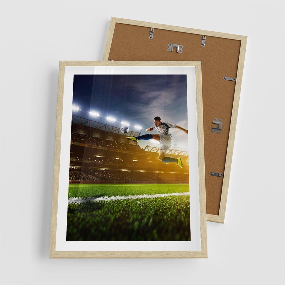 Plakat w ramie 50x70 - Gol! Magia piłki nożnej - gol, piłka - rama drewno