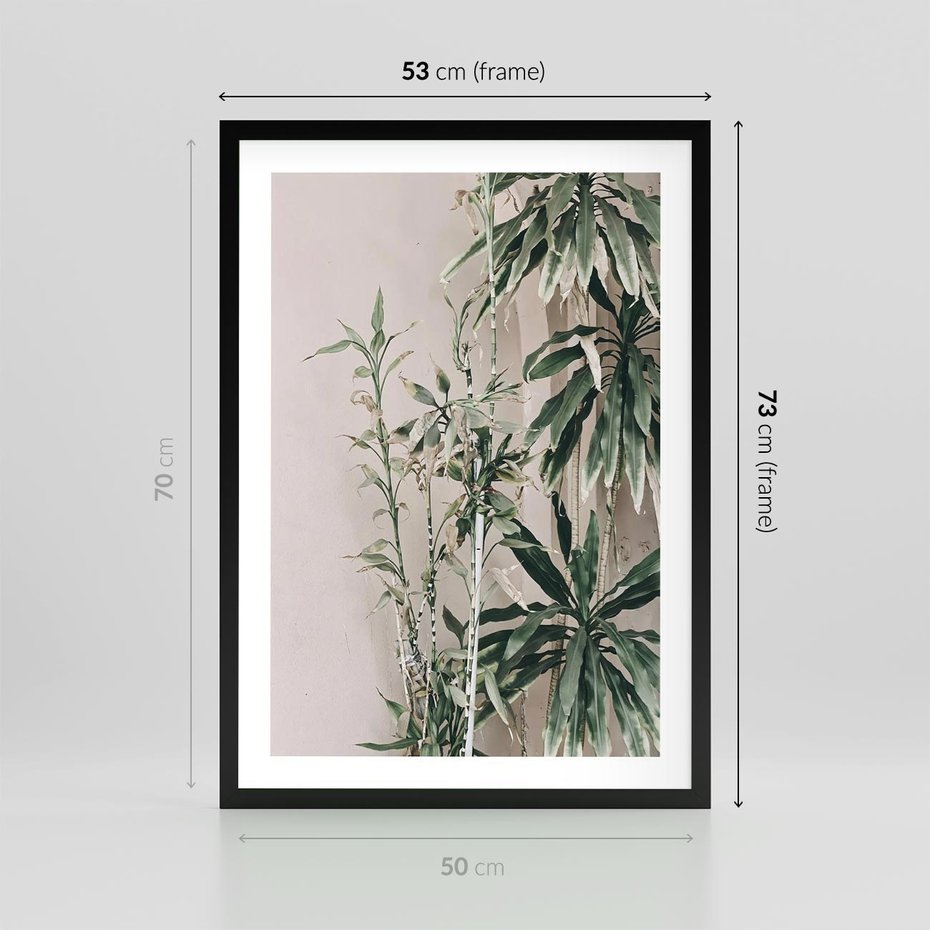 Plakat w ramie 50x70 - Egzotyczna Kompozycja - liście, rośliny tropikalne na tle ściany - rama czarna