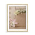 Plakat w ramie 50x70 - Elegancja W Prostocie - kwiaty, mnimalizm - rama drewno