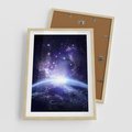 Plakat w ramie 50x70 - Podróż w kosmiczną przestrzeń - kosmos, ziemia - rama drewno