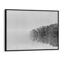 Obraz w ramie 70x50 - Mglisty Brzeg Jeziora - czarno białe zdjęcie, zamglone jezioro - rama czarna