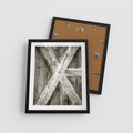 Plakat w ramie 40x50 - Drewniane Drzwi do Stodoły - stare drzwi do stodoły, drewniane - rama czarna