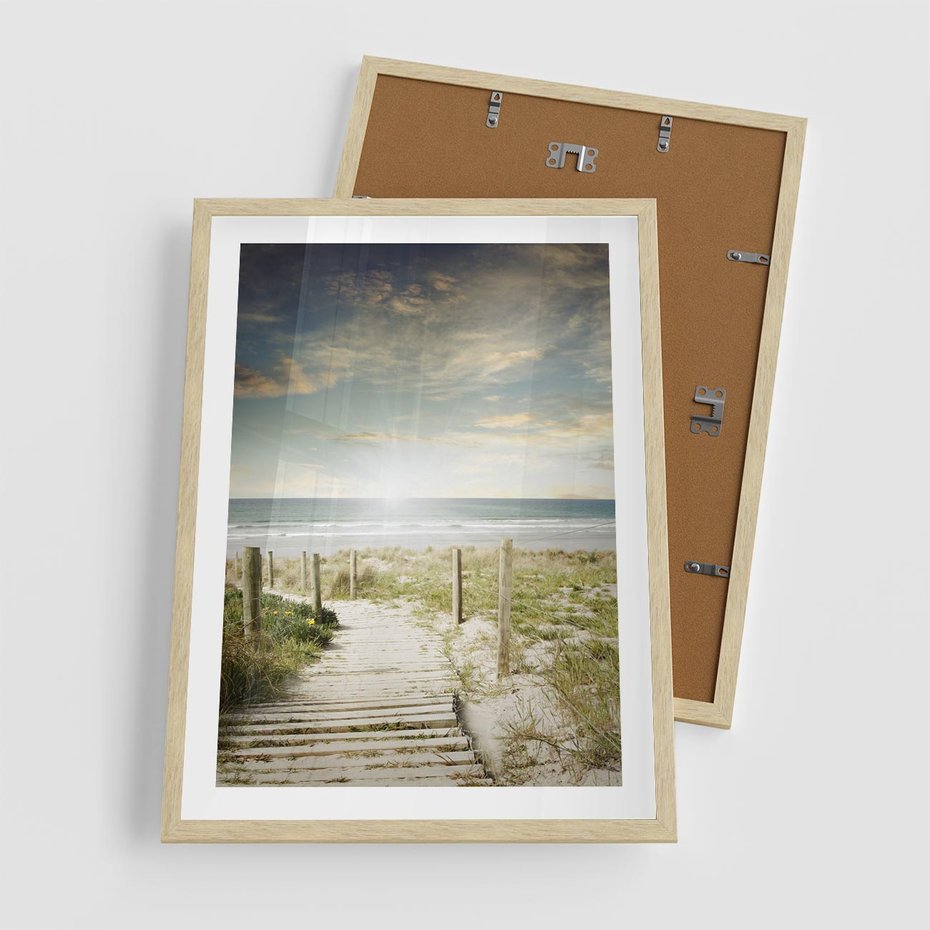 Plakat w ramie 50x70 - Błękitne morze na pomostach - morze, pomost - rama drewno