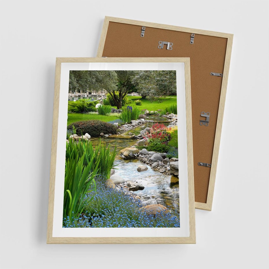 Plakat w ramie 50x70 - Ogródowy Strumyk - strumyk, ogród - rama drewno