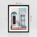 Plakat w ramie 30x40 - Urok Starych Drzwi - stare retro drzwi kamienicy, pastelowe kolory - rama czarna