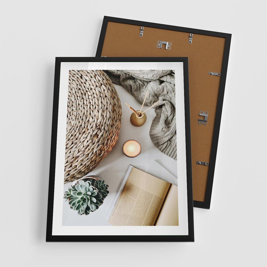 Plakat w ramie 50x70 - Przytulna Kompozycja Lifestyle - kompozycja lifestyle, wiklina - rama czarna