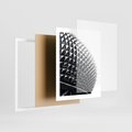 Plakat w ramie 40x50 - Nowoczesność w Czerni i Bieli: Architektoniczna Piękność - nowoczesna architektura, black and white - rama biała