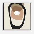 Obraz w ramie 50x50 - Intrygujące Zaskoczenia - beżowa abstrakcyjna kompozycja, czarny akcent - rama czarna