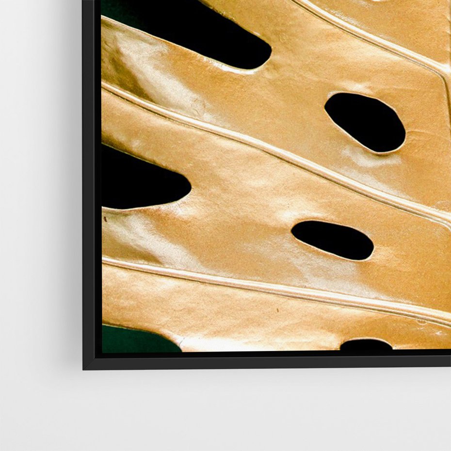 Obraz w ramie 70x100 - Piękno i Styl - złote, liście - rama czarna