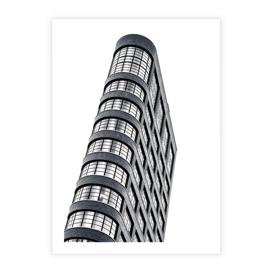 Plakat bez ramy 50x70 - Wieżowiec na Monochromatycznym Obrazie - architektura, wieżowiec