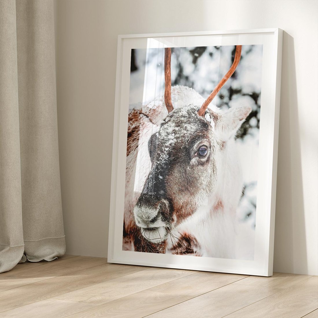 Plakat bez ramy 30x40 - Renifer w Zimowej Krainie - renifer, zima