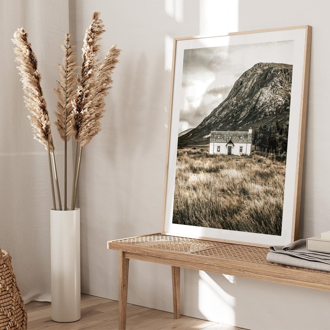 Plakat w ramie 50x70 - Biały Domek w Sepii: Wiejski Urok - domek w górach, kolory sepii - rama drewno