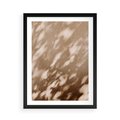 Plakat w ramie 50x70 - Abstrakcyjna Kompozycja: Cień na Ścianie - cień na ścianie, beżowe kolory - rama czarna