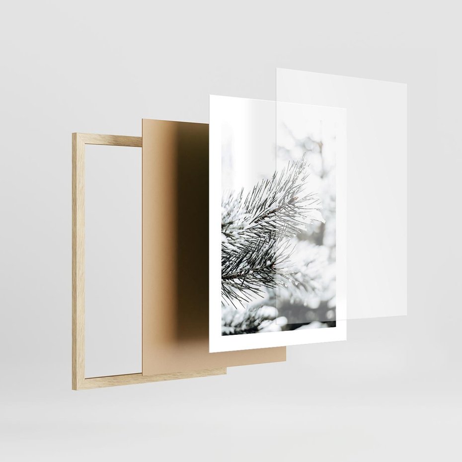 Plakat w ramie 30x40 - Chwila Zimowej Magii - iglasta gałązka, śnieg - rama drewno