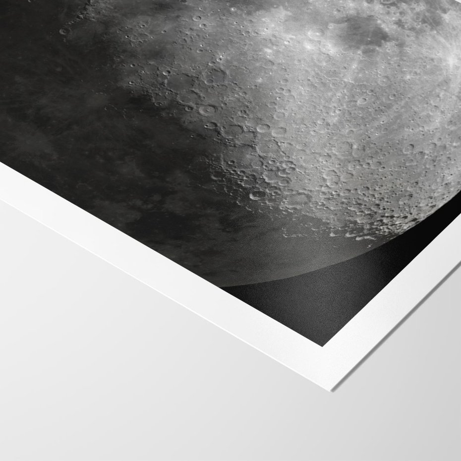Plakat bez ramy 40x50 - Kontrastowy księżyc w czerni i bieli - księżyc, czarno